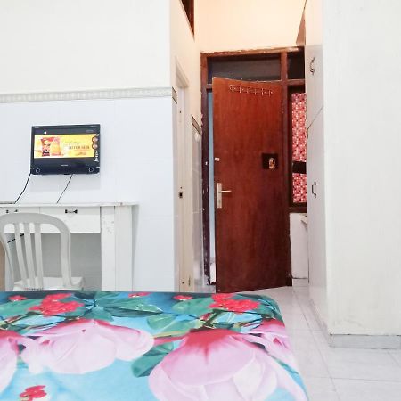 ホテル D'Kost Ketintang スラバヤ エクステリア 写真