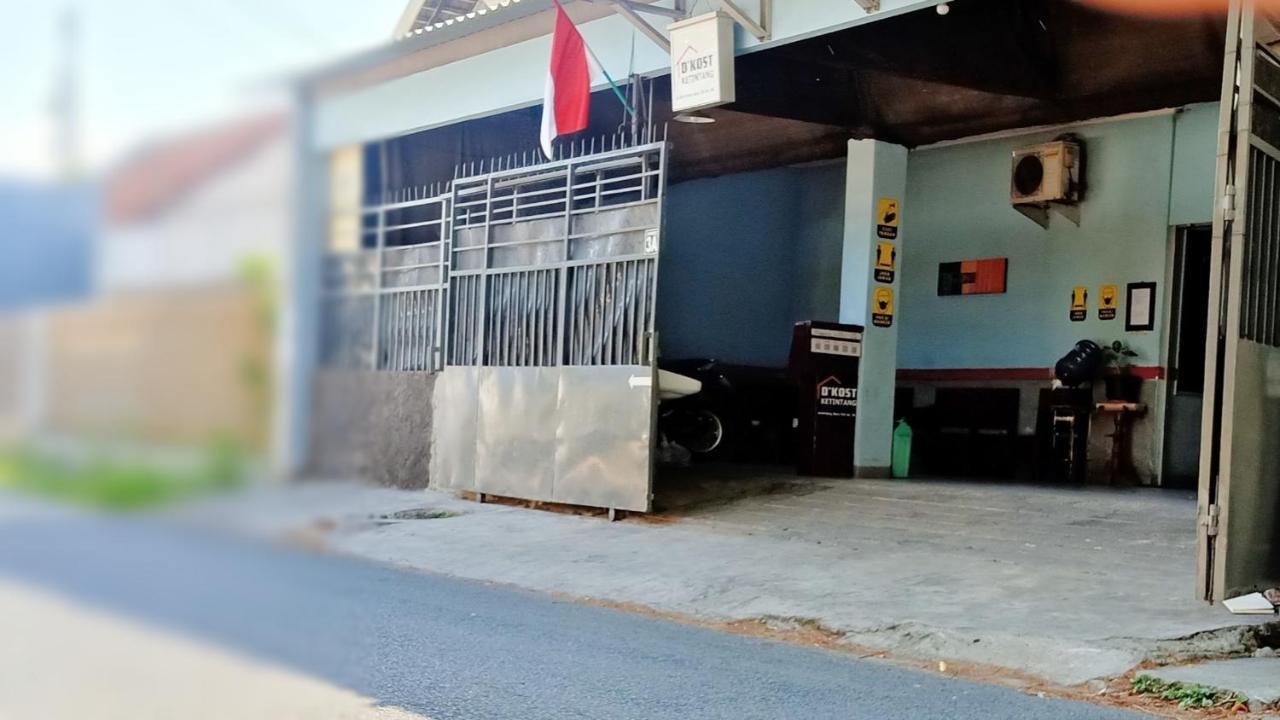 ホテル D'Kost Ketintang スラバヤ エクステリア 写真